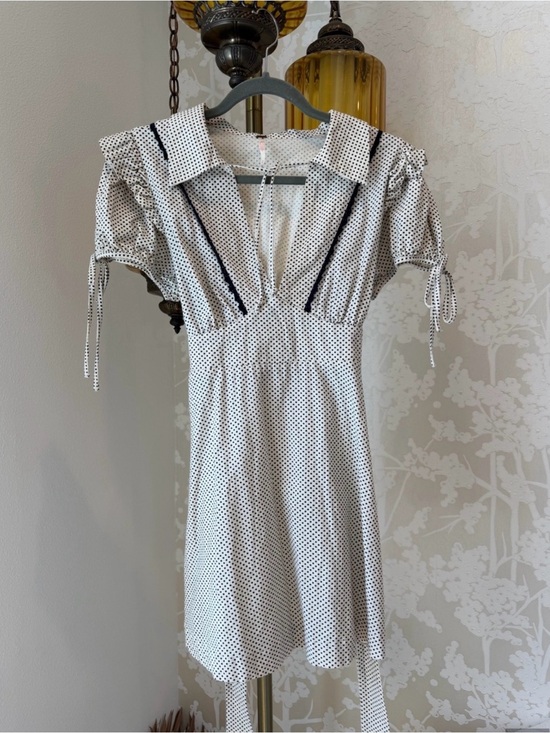 Free People Dresses & Skirts - White Polka Dot Short Sleeve Dress with Collar